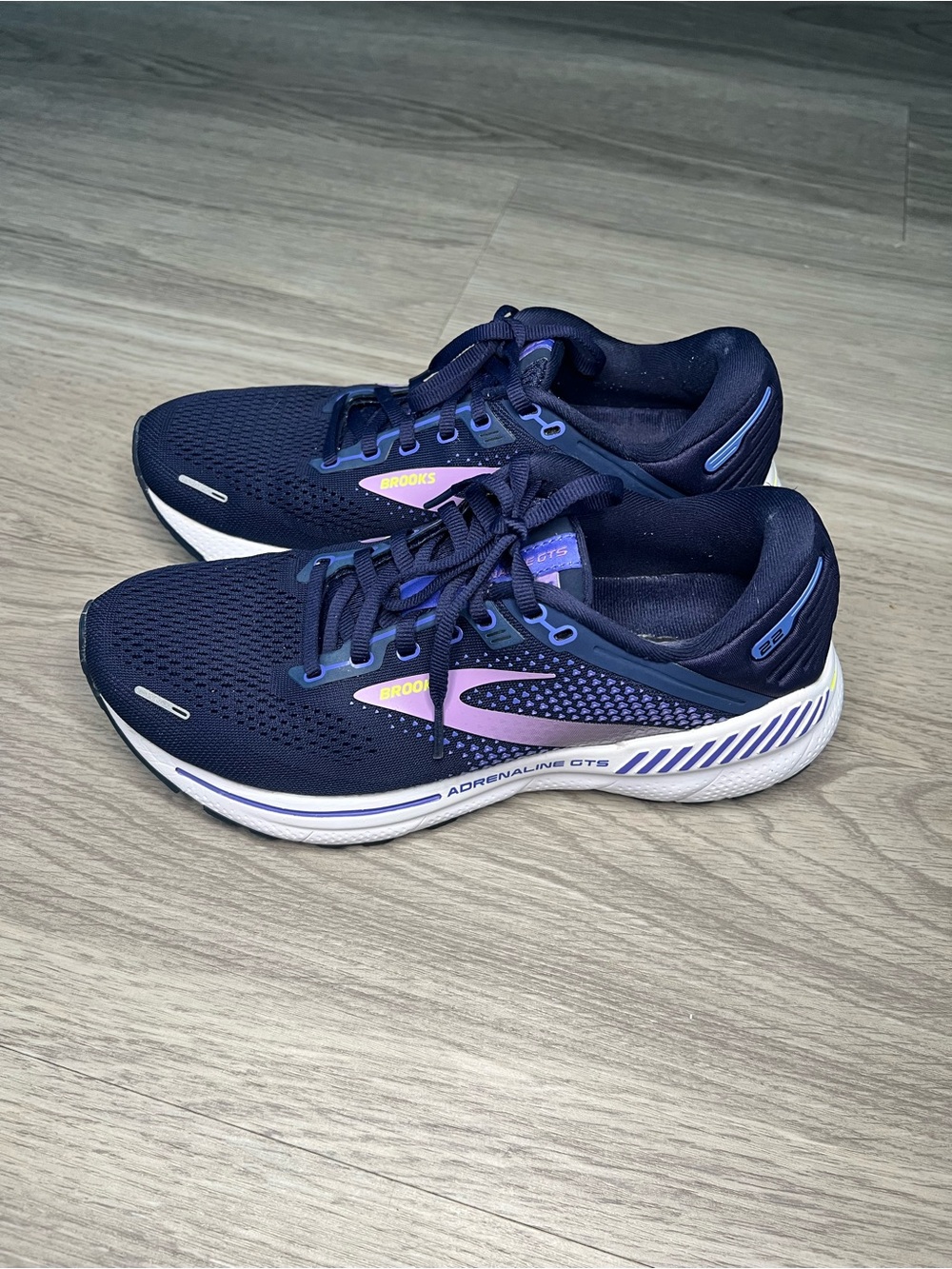 Brooks Adrenaline GTS 22 Shoes Womens Sz 9 Blue Running Cushioned outdoor